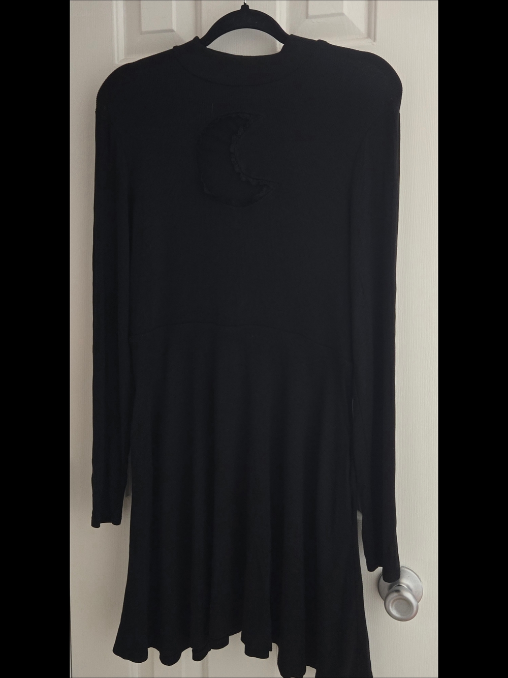 Hot Topic Black Long Sleeve Crescent Appliqué Flare Dress Women's Sz Large EUC